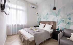 Kiraly Home By Stn